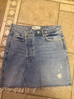 ZARA Light Blue Denim Skirt with Frayed Hem